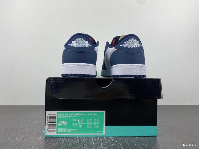Navy Jordan CJ7891-400 SB 1 Low Midnight 0726